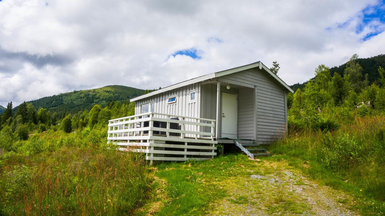 Smordal Hytteutleie Og Camping Hotel Nordfjordeid Bagian luar foto